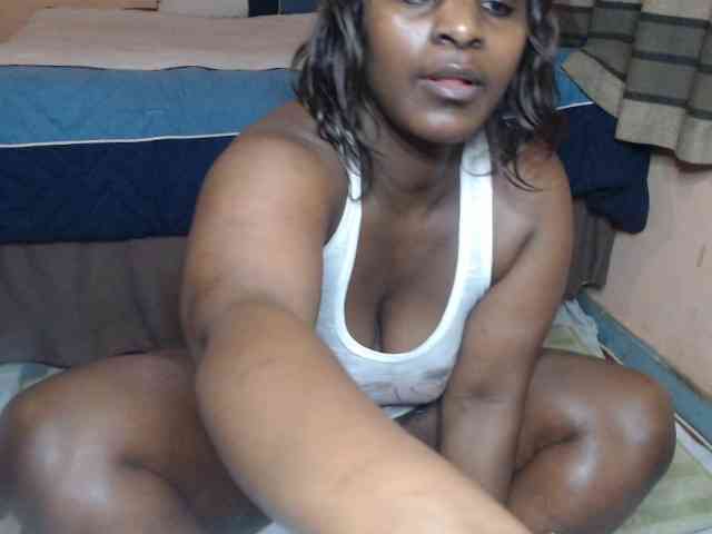 Prettybkack25 webcam