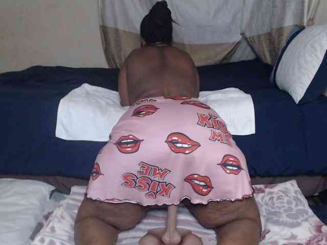 Prettybkack25 webcam