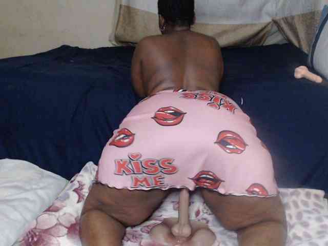 Prettybkack25 webcam