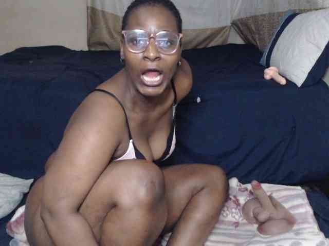 Prettybkack25 webcam