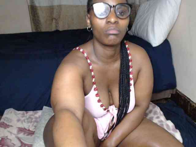 Prettybkack25 webcam