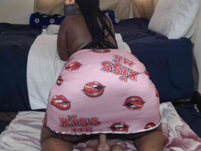 Prettybkack25 webcam