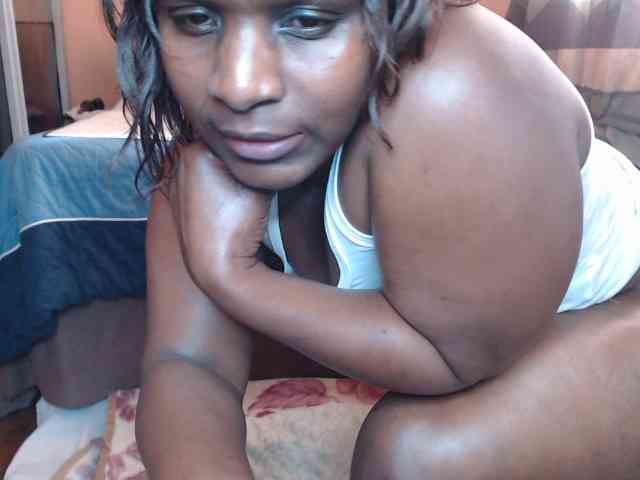 Prettybkack25 webcam