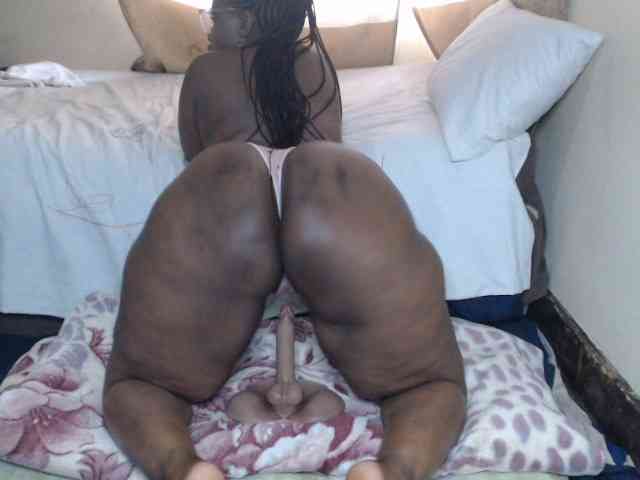 Prettybkack25 webcam