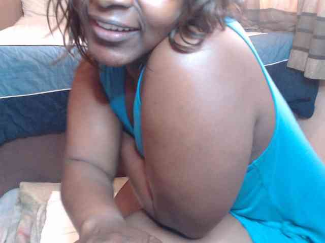 Prettybkack25 webcam