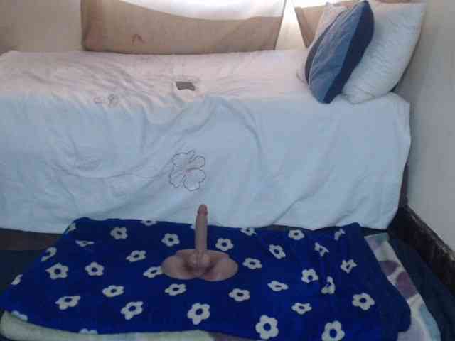 Prettybkack25 webcam