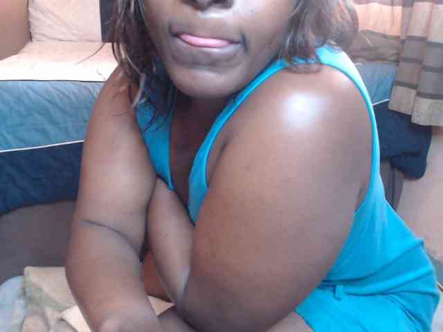 Prettybkack25 webcam