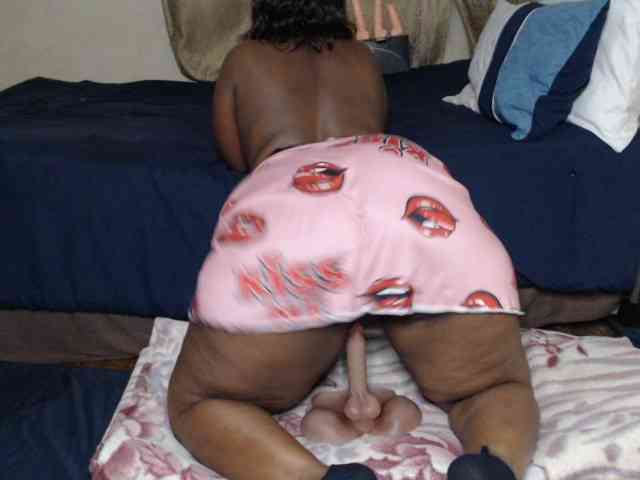 Prettybkack25 webcam