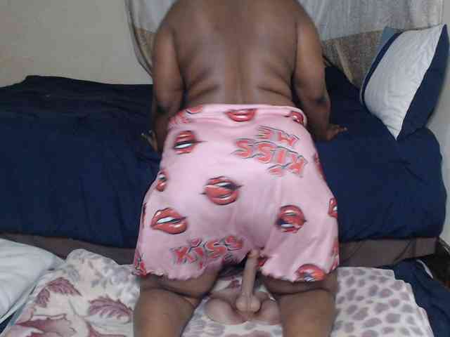 Prettybkack25 webcam