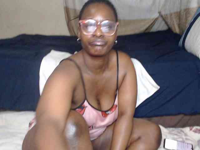 Prettybkack25 webcam