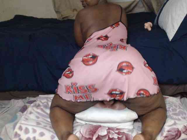 Prettybkack25 webcam