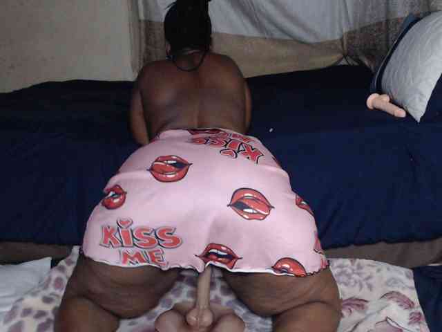 Prettybkack25 webcam