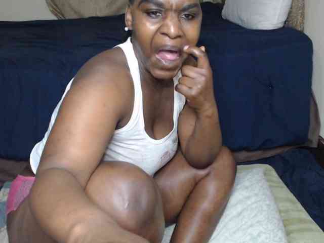Prettybkack25 webcam