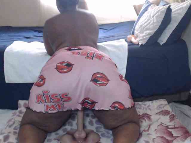 Prettybkack25 webcam