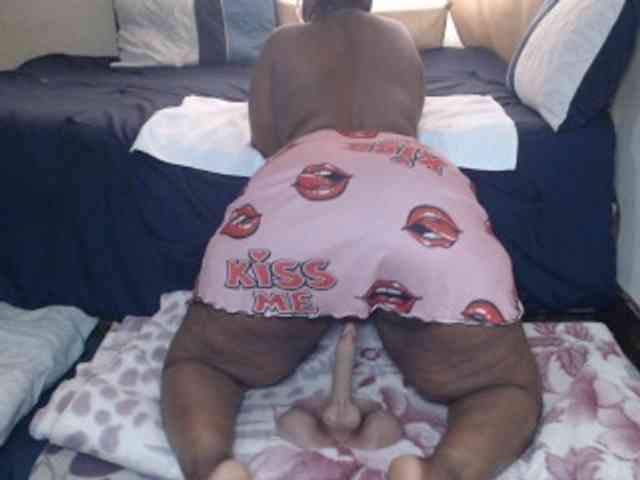 Prettybkack25 webcam