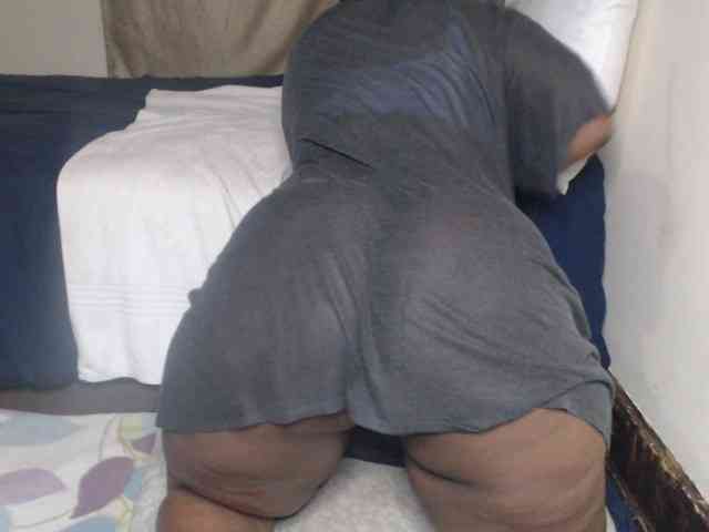 Prettybkack25 webcam