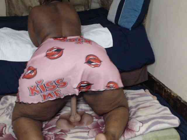 Prettybkack25 webcam