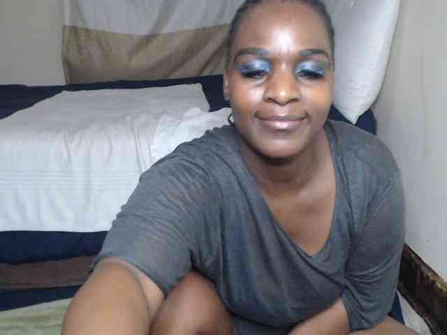Prettybkack25 webcam
