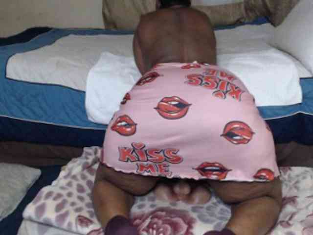 Prettybkack25 webcam