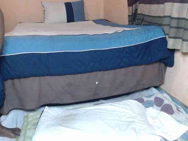 Prettybkack25 webcam