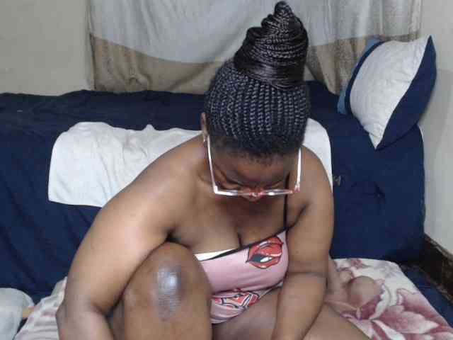 Prettybkack25 webcam