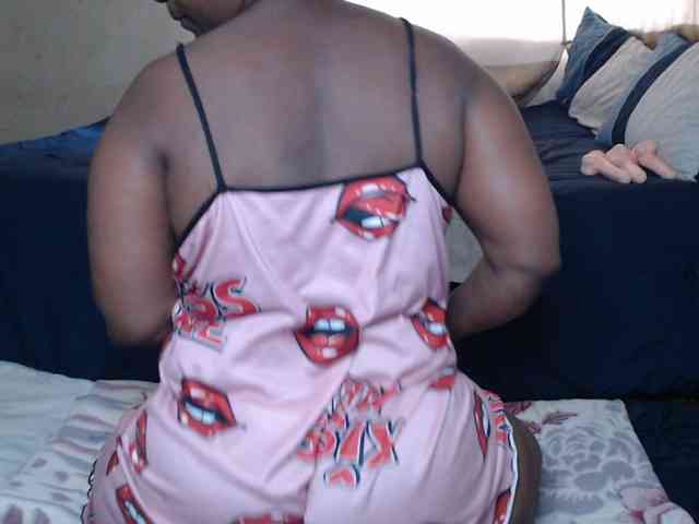 Prettybkack25 webcam