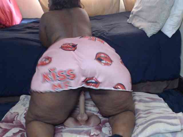 Prettybkack25 webcam