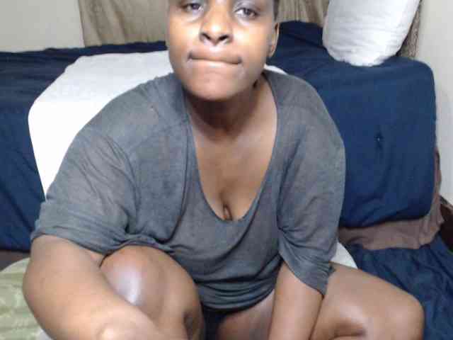 Prettybkack25 webcam