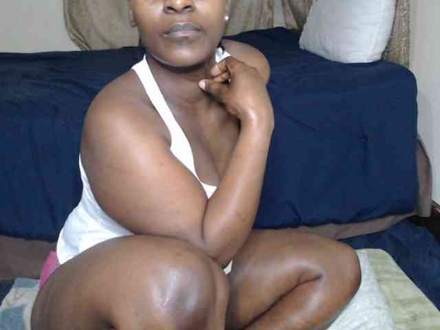 Prettybkack25 webcam