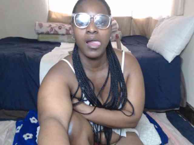 Prettybkack25 webcam