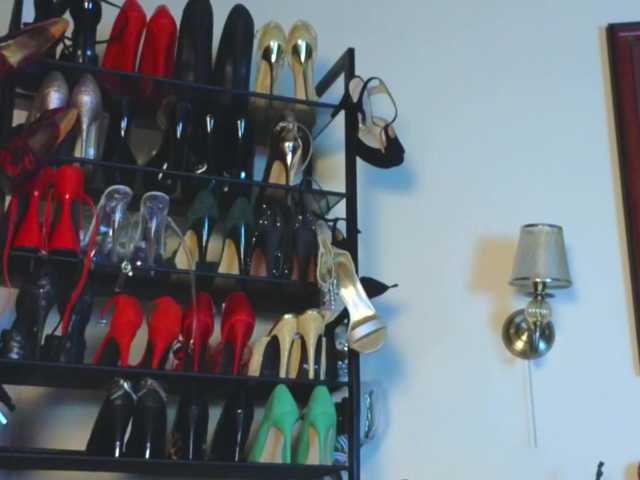 Alina-Grosu's BongaCams show and profile