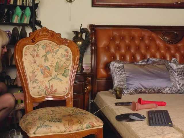 Alina-Grosu's BongaCams show and profile