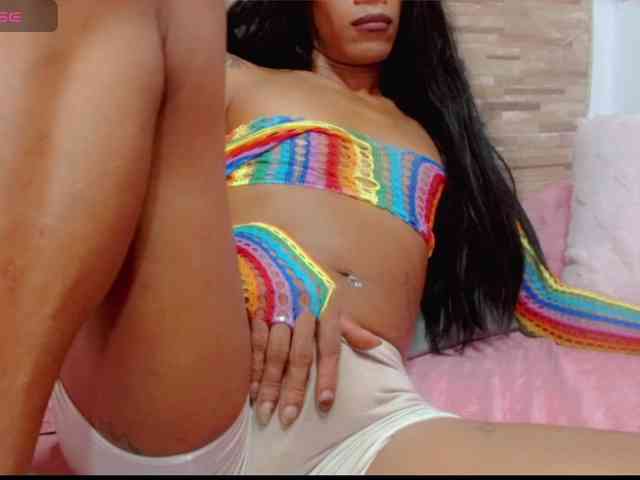 latiinhot Live Webcam on BongaCams