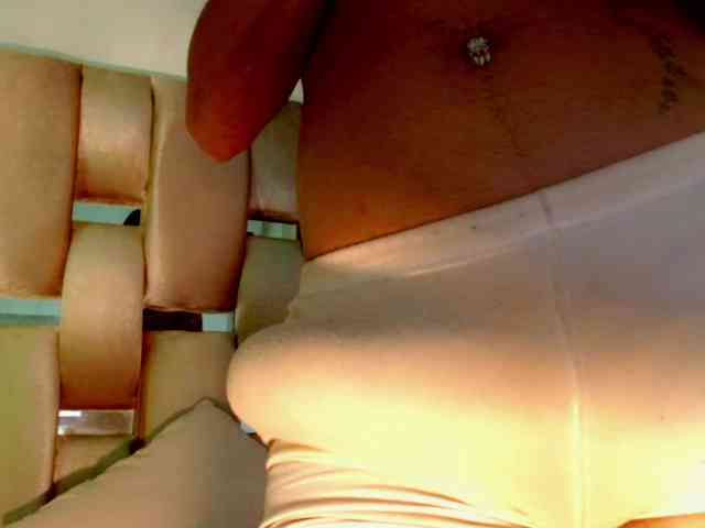 latiinhot Live Webcam on BongaCams