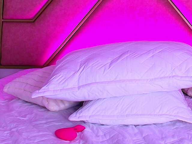 CrysttalMoon's BongaCams show and profile