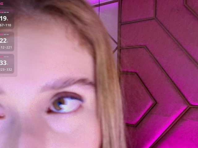 CrysttalMoon's BongaCams show and profile