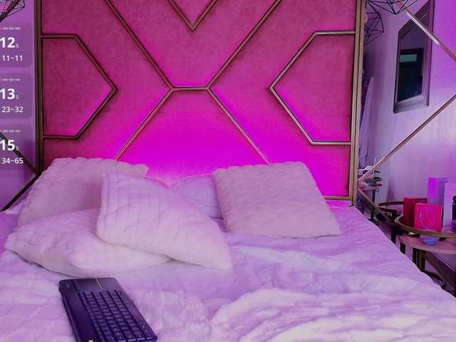 CrysttalMoon's BongaCams show and profile