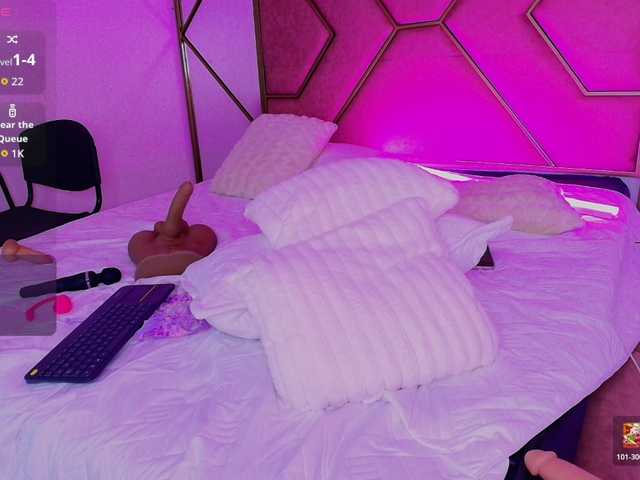 CrysttalMoon's BongaCams show and profile