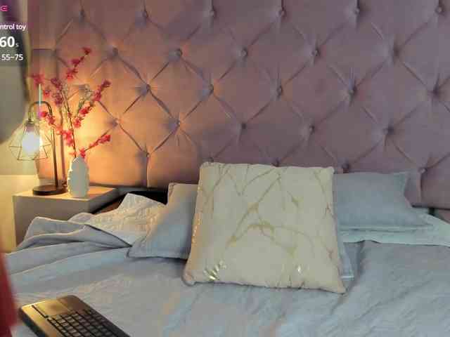 CrysttalMoon webcam