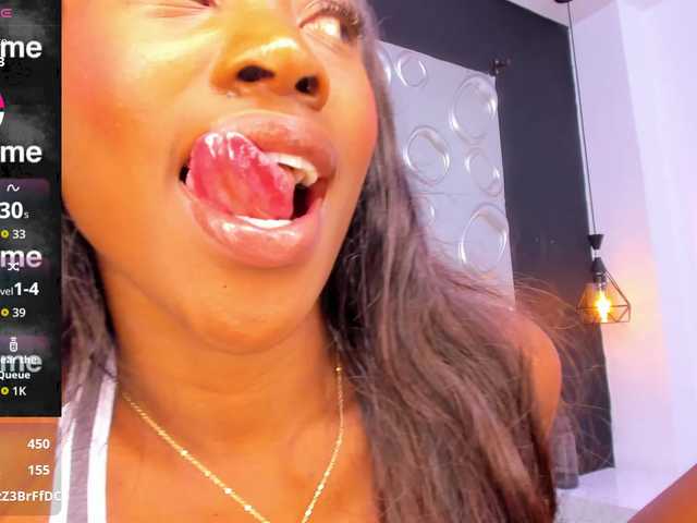 Skylar-Smith's BongaCams show and profile