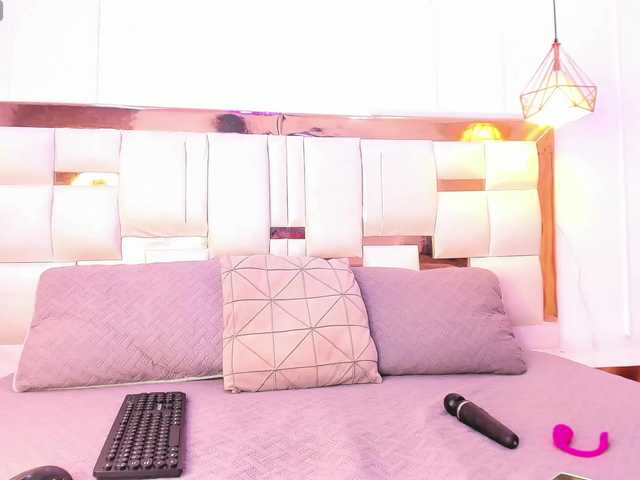 Skylar-Smith's BongaCams show and profile