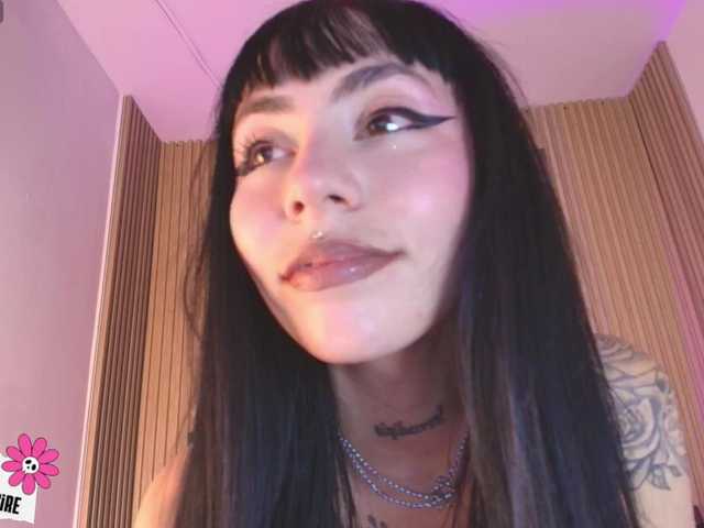 Sabrinaa1's BongaCams show and profile