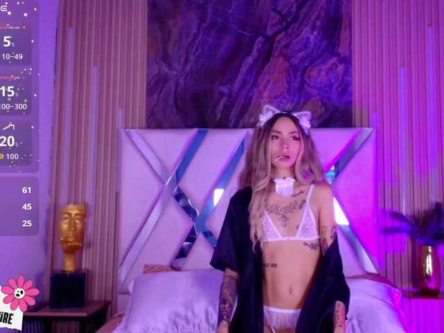 Sabrinaa1's BongaCams show and profile