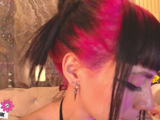 Sabrinaa1's BongaCams show and profile