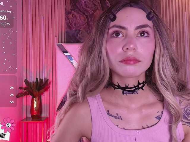 Sabrinaa1's BongaCams show and profile