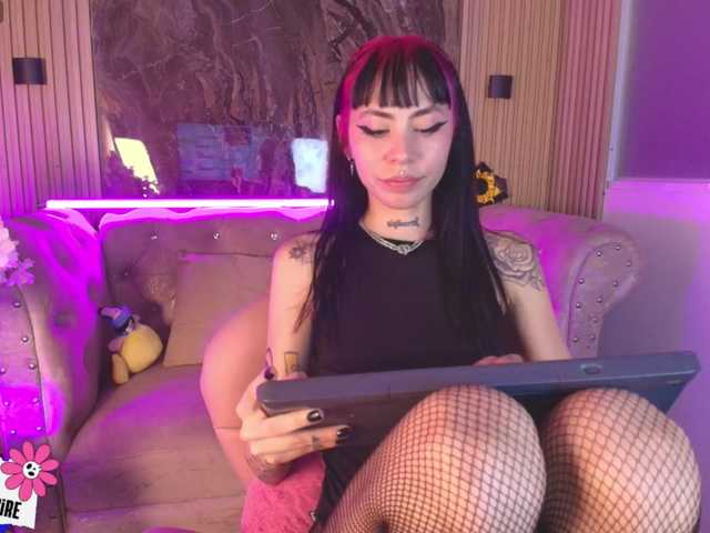 Sabrinaa1's BongaCams show and profile