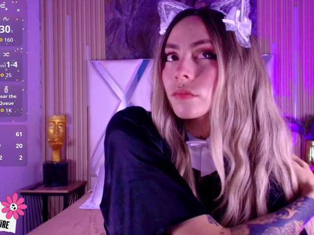 Sabrinaa1's BongaCams show and profile