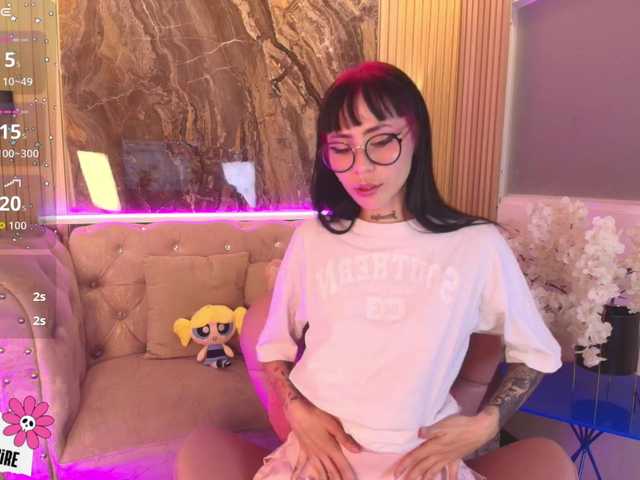 Sabrinaa1's BongaCams show and profile