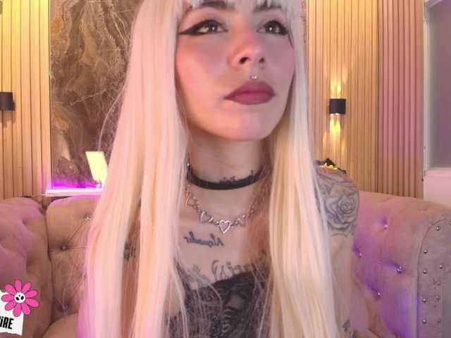 Sabrinaa1's BongaCams show and profile