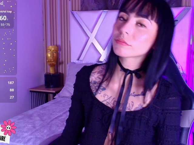 Sabrinaa1's BongaCams show and profile
